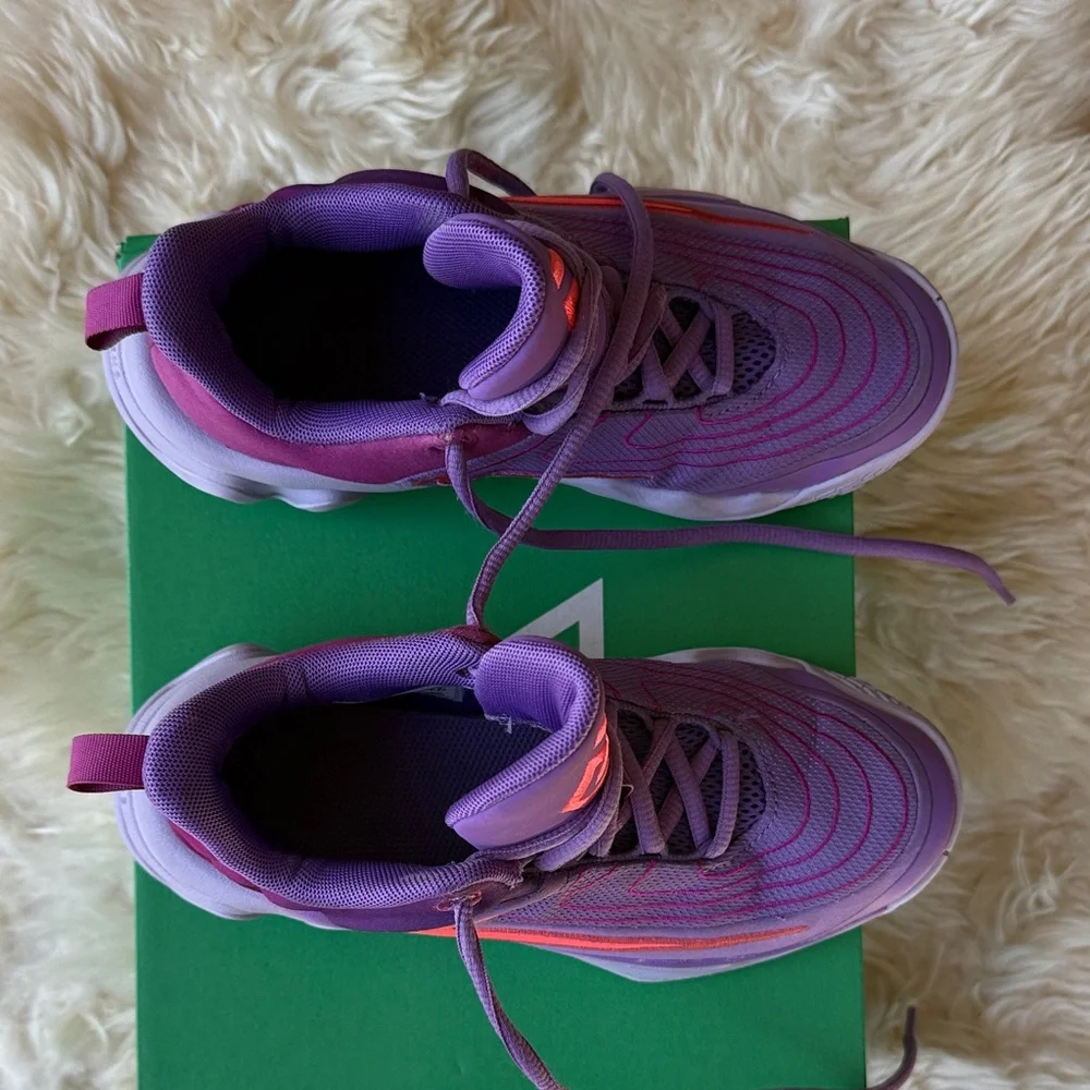 Nike Giannis Immortality 4, size 1 youth - Picture 2 of 8